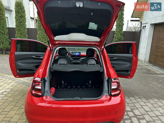 Красный Фиат 500e, объемом двигателя 0 л и пробегом 20 тыс. км за 15200 $, фото 36 на Automoto.ua