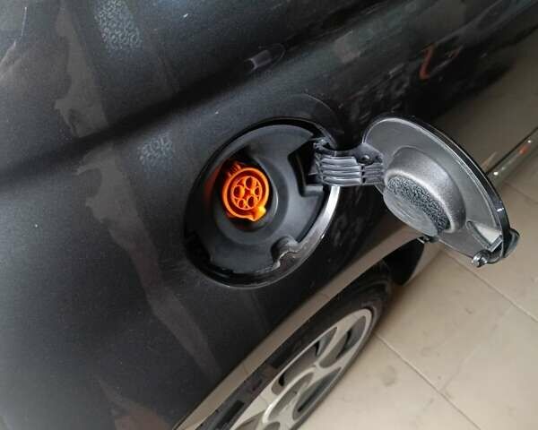 Фиат 500e, объемом двигателя 0 л и пробегом 48 тыс. км за 9900 $, фото 1 на Automoto.ua