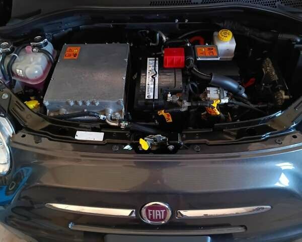 Фиат 500e, объемом двигателя 0 л и пробегом 48 тыс. км за 9900 $, фото 4 на Automoto.ua