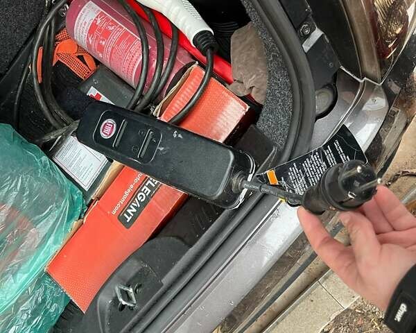 Серый Фиат 500e, объемом двигателя 0 л и пробегом 60 тыс. км за 7000 $, фото 12 на Automoto.ua