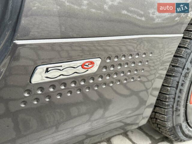 Серый Фиат 500e, объемом двигателя 0 л и пробегом 46 тыс. км за 6999 $, фото 51 на Automoto.ua