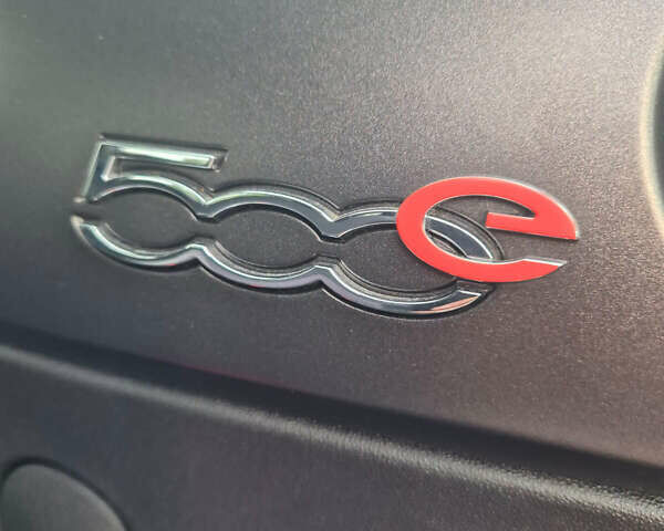 Серый Фиат 500e, объемом двигателя 0 л и пробегом 117 тыс. км за 6700 $, фото 12 на Automoto.ua