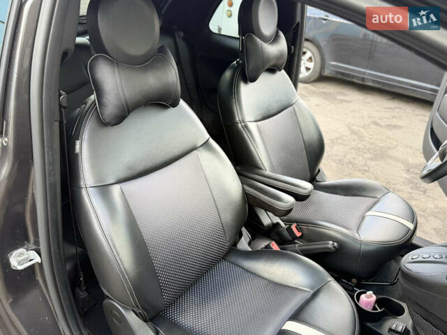 Серый Фиат 500e, объемом двигателя 0 л и пробегом 59 тыс. км за 7700 $, фото 13 на Automoto.ua