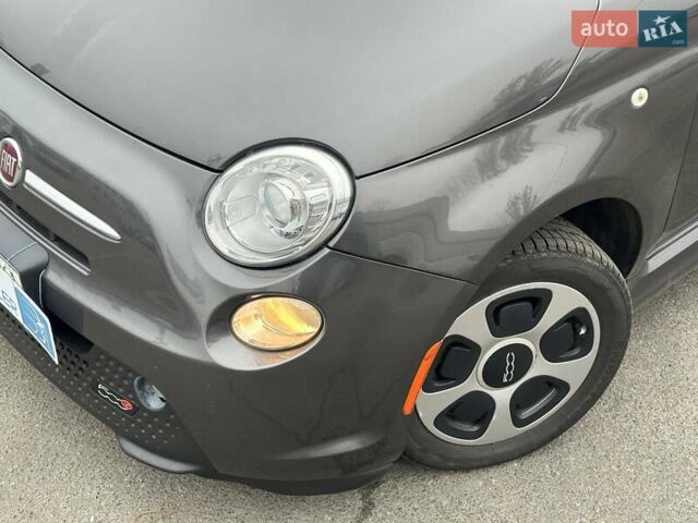Серый Фиат 500e, объемом двигателя 0 л и пробегом 54 тыс. км за 7490 $, фото 12 на Automoto.ua