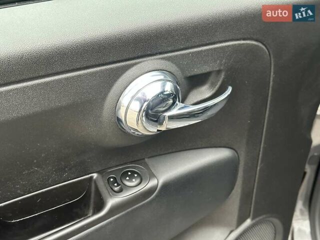 Серый Фиат 500e, объемом двигателя 0 л и пробегом 54 тыс. км за 7490 $, фото 17 на Automoto.ua