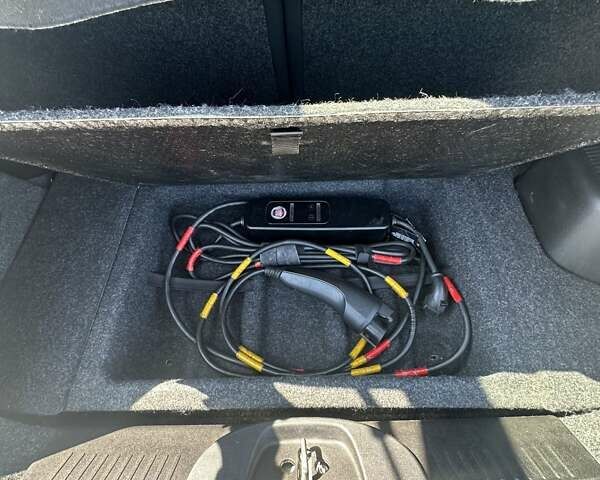 Сірий Фіат 500e, об'ємом двигуна 0 л та пробігом 69 тис. км за 8950 $, фото 23 на Automoto.ua