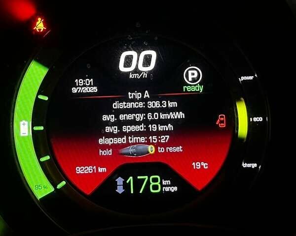 Фиат 500e 2016 в Харькове на Automoto.ua Серый Фиат 500e, объемом двигателя 0 л и пробегом 92 тыс. км за 7600 $, фото 9 на Automoto.ua