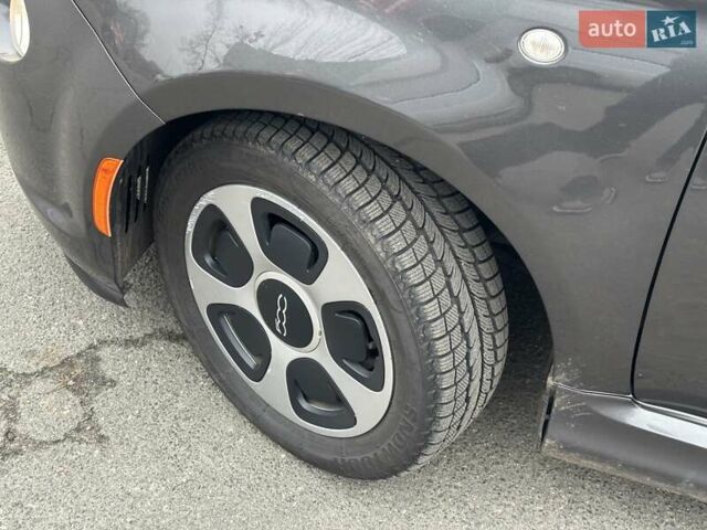 Серый Фиат 500e, объемом двигателя 0 л и пробегом 54 тыс. км за 7490 $, фото 11 на Automoto.ua