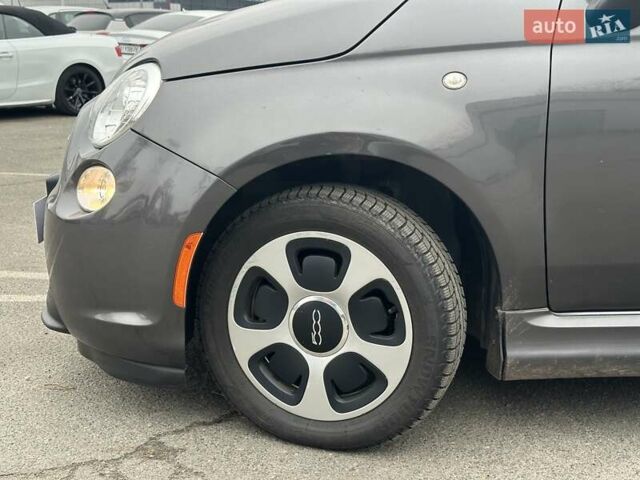 Серый Фиат 500e, объемом двигателя 0 л и пробегом 54 тыс. км за 7490 $, фото 10 на Automoto.ua