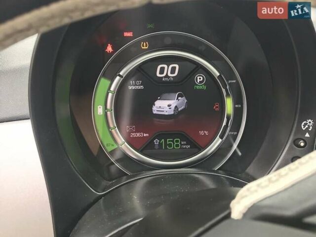 Серый Фиат 500e, объемом двигателя 0 л и пробегом 29 тыс. км за 11500 $, фото 8 на Automoto.ua