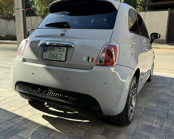 Серый Фиат 500e, объемом двигателя 0 л и пробегом 79 тыс. км за 9200 $, фото 6 на Automoto.ua