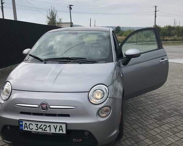 Серый Фиат 500e, объемом двигателя 0 л и пробегом 29 тыс. км за 11500 $, фото 4 на Automoto.ua