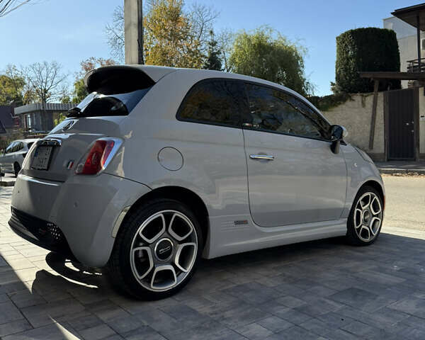 Серый Фиат 500e, объемом двигателя 0 л и пробегом 79 тыс. км за 9200 $, фото 7 на Automoto.ua