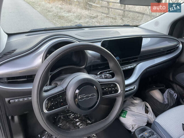 Сірий Фіат 500e, об'ємом двигуна 0 л та пробігом 34 тис. км за 14800 $, фото 11 на Automoto.ua