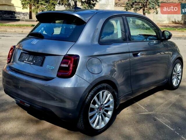 Серый Фиат 500e, объемом двигателя 0 л и пробегом 29 тыс. км за 13950 $, фото 9 на Automoto.ua