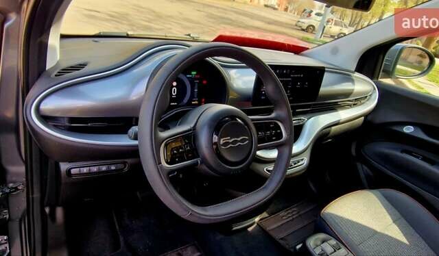 Серый Фиат 500e, объемом двигателя 0 л и пробегом 29 тыс. км за 13950 $, фото 12 на Automoto.ua