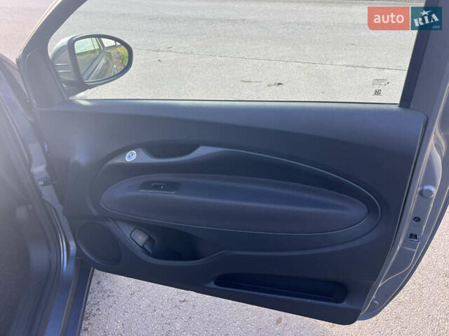 Серый Фиат 500e, объемом двигателя 0 л и пробегом 31 тыс. км за 12700 $, фото 14 на Automoto.ua