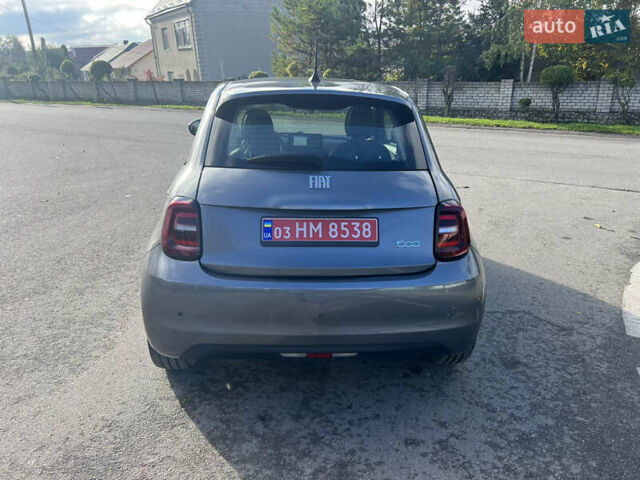 Серый Фиат 500e, объемом двигателя 0 л и пробегом 31 тыс. км за 12700 $, фото 4 на Automoto.ua