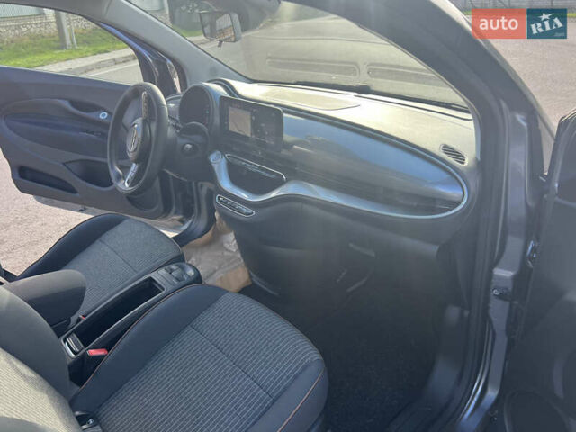 Серый Фиат 500e, объемом двигателя 0 л и пробегом 31 тыс. км за 12700 $, фото 13 на Automoto.ua