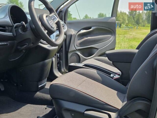 Серый Фиат 500e, объемом двигателя 0 л и пробегом 10 тыс. км за 15800 $, фото 11 на Automoto.ua
