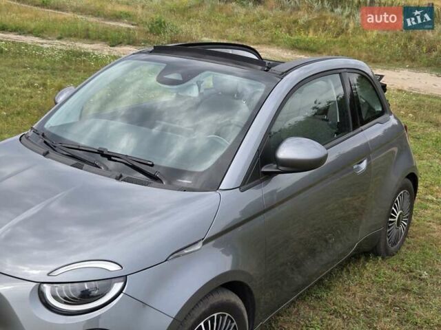 Серый Фиат 500e, объемом двигателя 0 л и пробегом 11 тыс. км за 16500 $, фото 1 на Automoto.ua