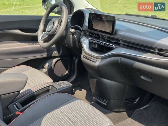 Серый Фиат 500e, объемом двигателя 0 л и пробегом 11 тыс. км за 16500 $, фото 11 на Automoto.ua