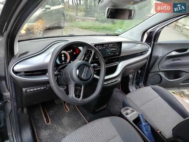 Серый Фиат 500e, объемом двигателя 0 л и пробегом 3 тыс. км за 12500 $, фото 12 на Automoto.ua
