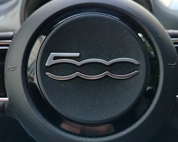 Серый Фиат 500e, объемом двигателя 0 л и пробегом 3 тыс. км за 12500 $, фото 6 на Automoto.ua