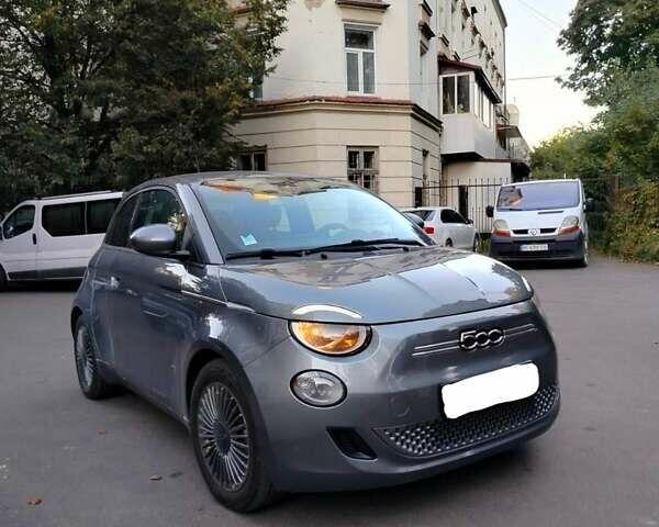 Серый Фиат 500e, объемом двигателя 0 л и пробегом 3 тыс. км за 12500 $, фото 2 на Automoto.ua