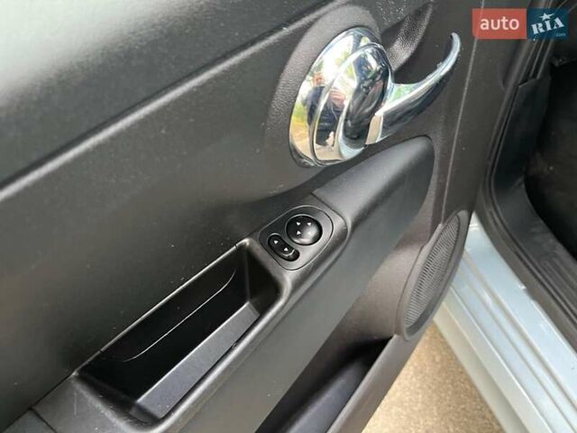 Синій Фіат 500e, об'ємом двигуна 0 л та пробігом 94 тис. км за 8590 $, фото 27 на Automoto.ua