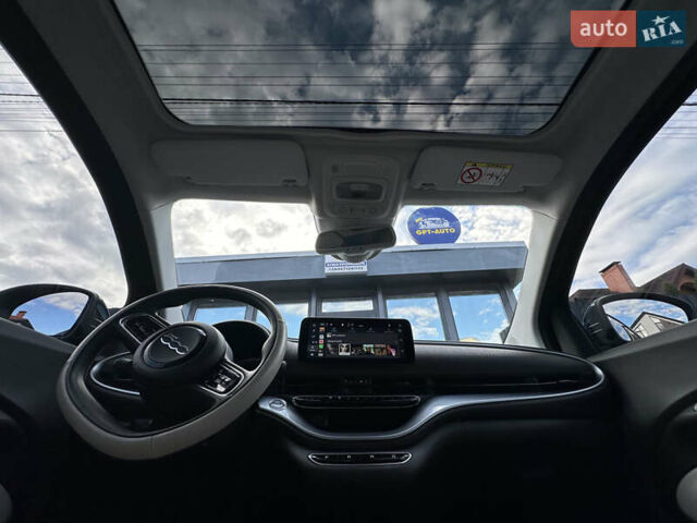 Синий Фиат 500e, объемом двигателя 0 л и пробегом 28 тыс. км за 14800 $, фото 23 на Automoto.ua