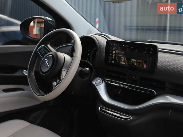 Синий Фиат 500e, объемом двигателя 0 л и пробегом 28 тыс. км за 14800 $, фото 15 на Automoto.ua