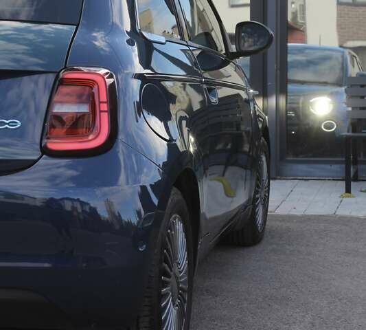 Синий Фиат 500e, объемом двигателя 0 л и пробегом 28 тыс. км за 14800 $, фото 11 на Automoto.ua