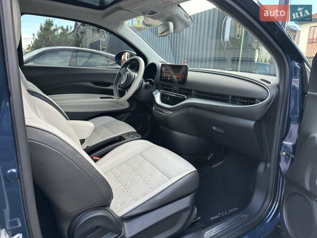 Синий Фиат 500e, объемом двигателя 0 л и пробегом 28 тыс. км за 14800 $, фото 16 на Automoto.ua
