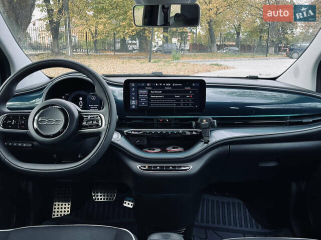 Синий Фиат 500e, объемом двигателя 0 л и пробегом 1 тыс. км за 19999 $, фото 15 на Automoto.ua