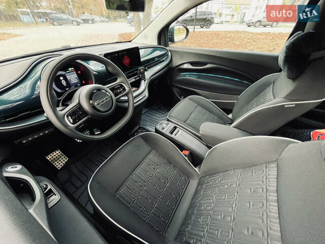 Синий Фиат 500e, объемом двигателя 0 л и пробегом 1 тыс. км за 19999 $, фото 8 на Automoto.ua