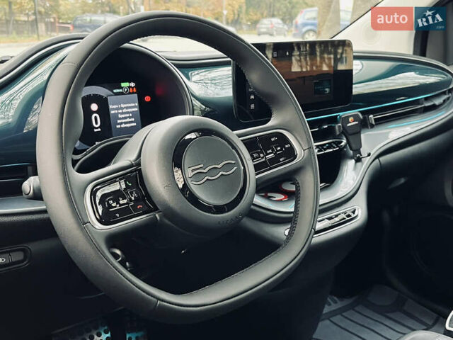 Синий Фиат 500e, объемом двигателя 0 л и пробегом 1 тыс. км за 19999 $, фото 10 на Automoto.ua
