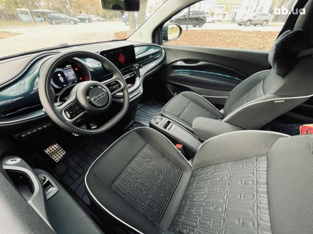 Зелений Фіат 500e, об'ємом двигуна 0 л та пробігом 0 тис. км за 19500 $, фото 7 на Automoto.ua