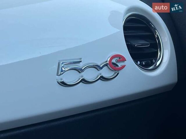 Оранжевый Фиат 500e, объемом двигателя 0 л и пробегом 123 тыс. км за 5690 $, фото 21 на Automoto.ua