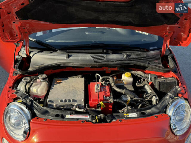 Оранжевый Фиат 500e, объемом двигателя 0 л и пробегом 61 тыс. км за 5200 $, фото 13 на Automoto.ua