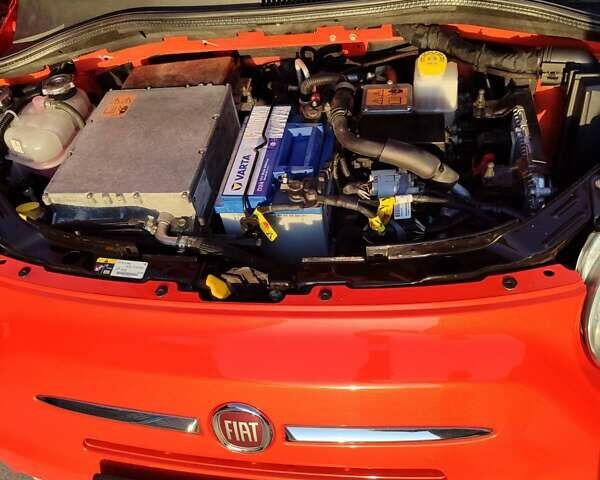 Оранжевый Фиат 500e, объемом двигателя 0 л и пробегом 59 тыс. км за 8500 $, фото 5 на Automoto.ua