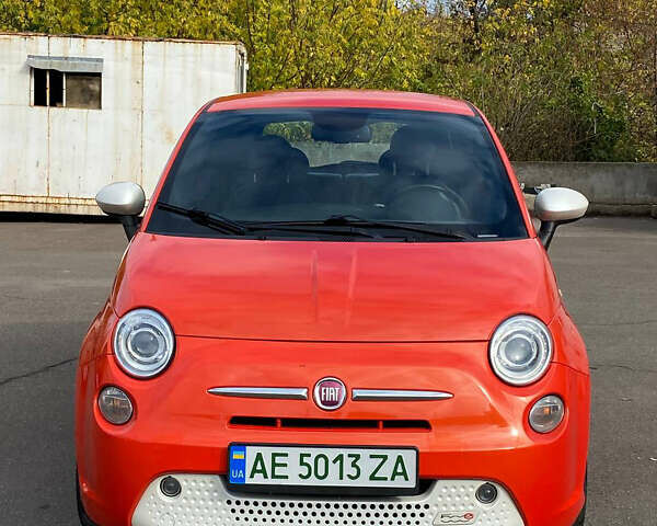 Оранжевый Фиат 500e, объемом двигателя 0 л и пробегом 55 тыс. км за 7700 $, фото 5 на Automoto.ua