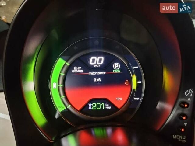 Оранжевый Фиат 500e, объемом двигателя 0 л и пробегом 75 тыс. км за 7000 $, фото 6 на Automoto.ua