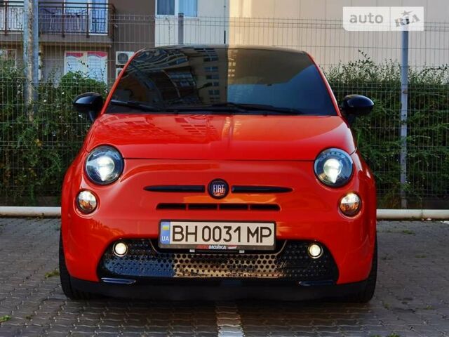 Оранжевый Фиат 500e, объемом двигателя 0 л и пробегом 72 тыс. км за 10000 $, фото 7 на Automoto.ua