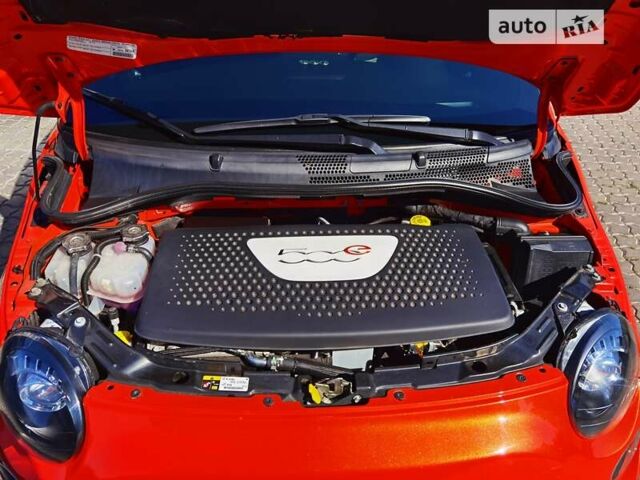 Оранжевый Фиат 500e, объемом двигателя 0 л и пробегом 72 тыс. км за 10000 $, фото 8 на Automoto.ua