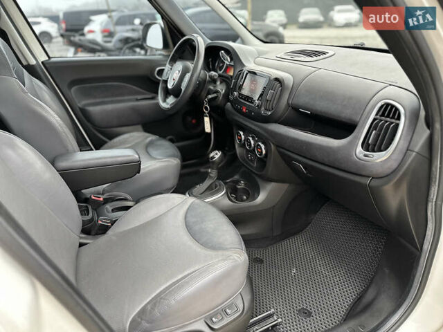 Белый Фиат 500L, объемом двигателя 1.4 л и пробегом 110 тыс. км за 7900 $, фото 17 на Automoto.ua
