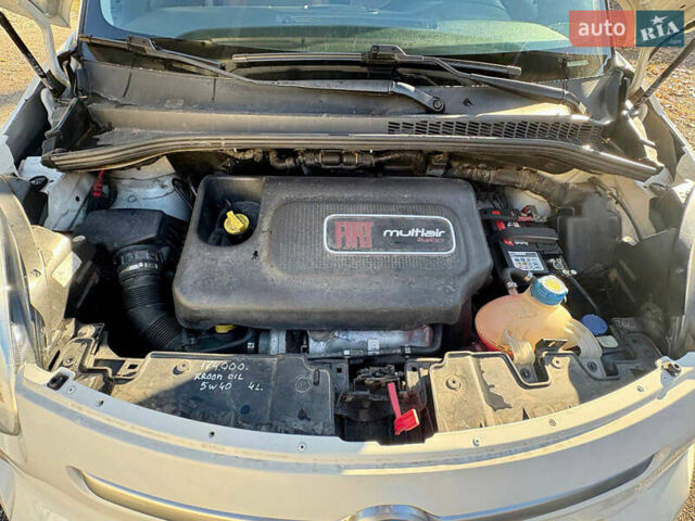 Белый Фиат 500L, объемом двигателя 1.37 л и пробегом 176 тыс. км за 8150 $, фото 17 на Automoto.ua