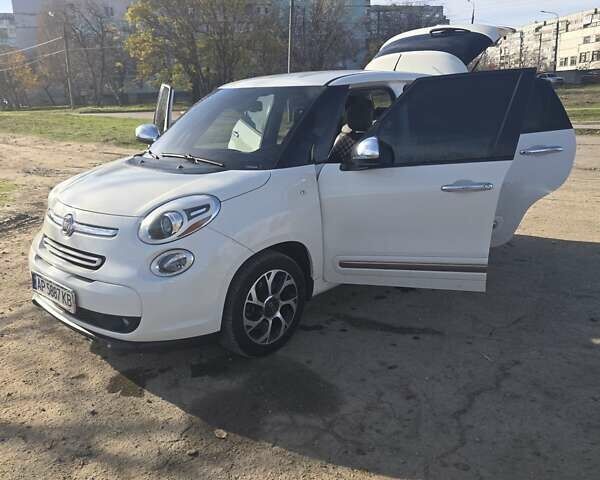 Белый Фиат 500L, объемом двигателя 1.37 л и пробегом 222 тыс. км за 7799 $, фото 2 на Automoto.ua