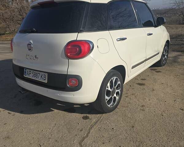 Белый Фиат 500L, объемом двигателя 1.37 л и пробегом 222 тыс. км за 7799 $, фото 10 на Automoto.ua