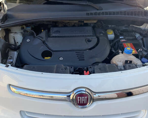 Белый Фиат 500L, объемом двигателя 1.2 л и пробегом 190 тыс. км за 8500 $, фото 9 на Automoto.ua